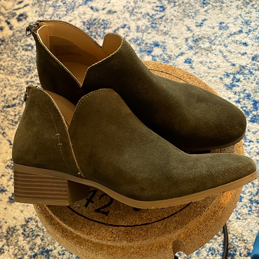 Kenneth Cole Reaction booties leather suede size 8